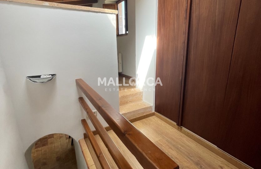Binissalem9 landing wood floors storage built in high ceilings bright nautral light windows traditional mallorquin home in binissalem mallorca for sale