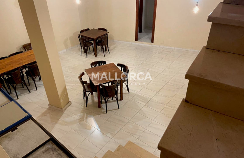 Different view of spacious downstairs in commercial property for sale in Calvia Village