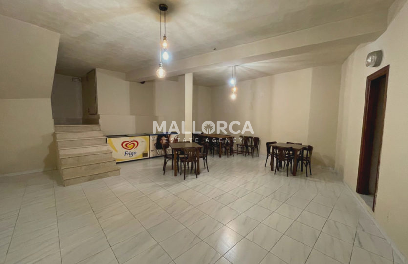Downstairs in the Commercial Property for sale in Calvia