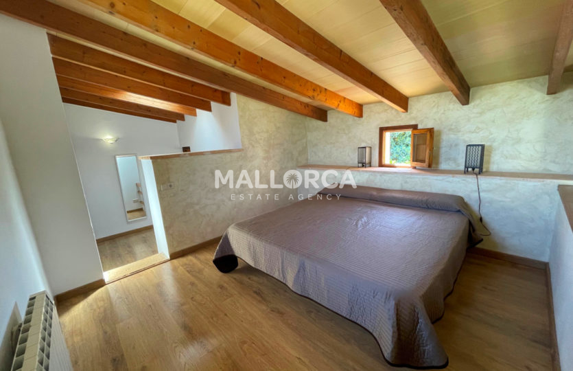 bedroom2 double wood floors spacious bright wood beams traditional mallorquin home in binissalem mallorca for sale