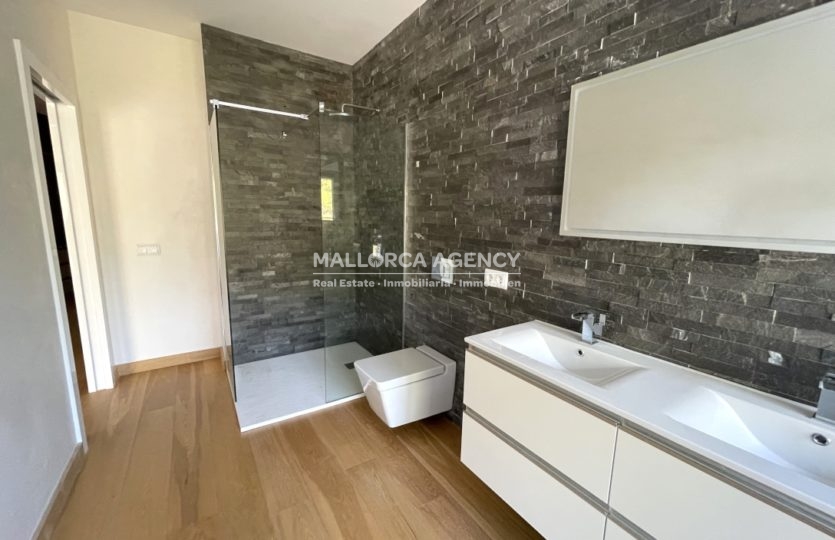 bathroom en suite 3 in Modern newly built Villa in Cas Catala for sale