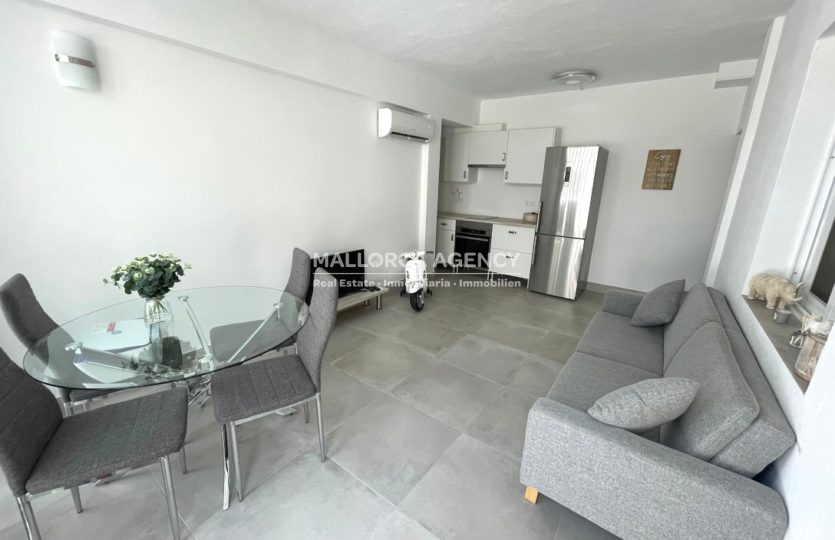 Livingroom in modern home for sale in el toro vepsa