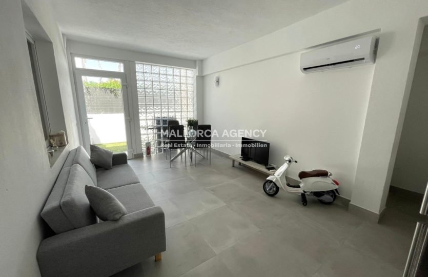 Livingroom in modern home for sale in el toro vepsa 1